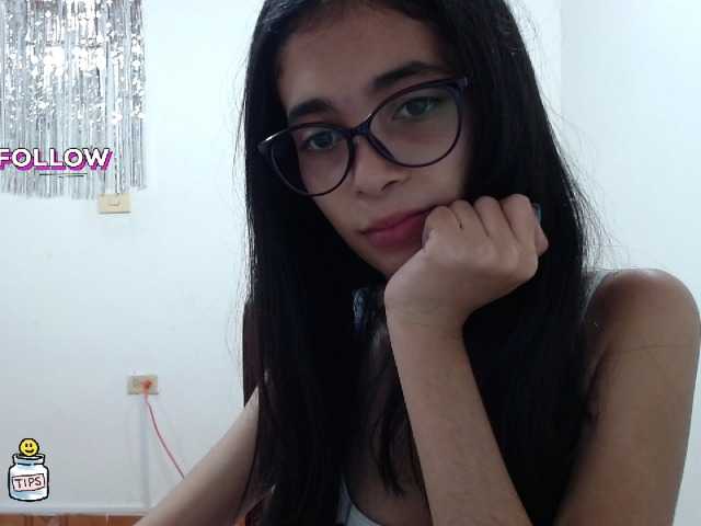 Fotografije petit-linda18 Hi!!! I'M NEW! CUM PLAY WITH ME! #18 #young #smalltits #skinny #braces