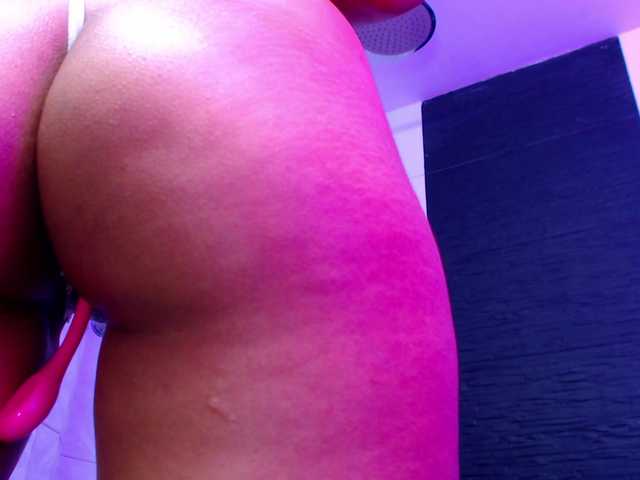 Oddajajo posnetke zaslona PetiteeKaty