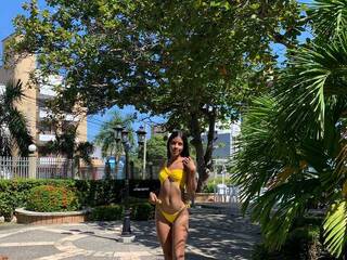 Erotični video klepet PhoebeStuart