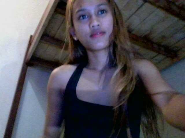 Oddajajo posnetke zaslona Pinaypopgirl