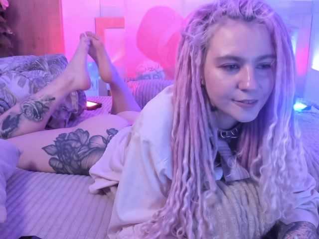 Oddajajo posnetke zaslona pink-cate