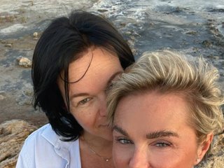 Erotični video klepet PleasureWeCouple
