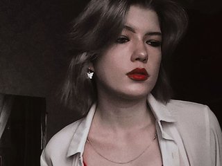 Erotični video klepet PocketSizedAlice