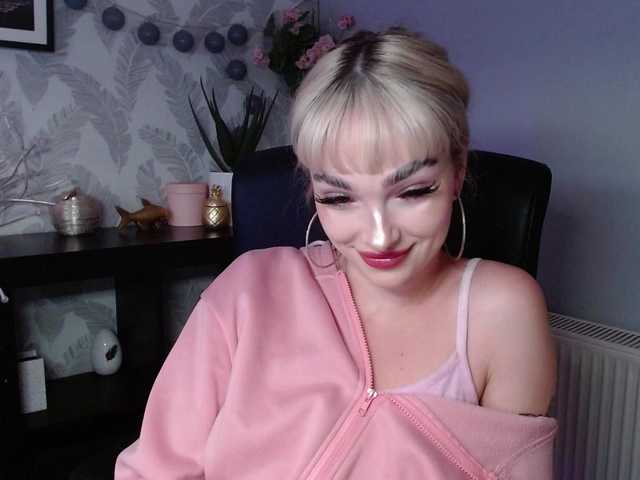 Oddajajo posnetke zaslona PollyExtasy