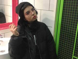 Erotični video klepet PrayForMolly