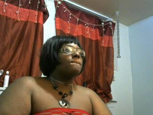 Oddajajo posnetke zaslona PrettyBlacc