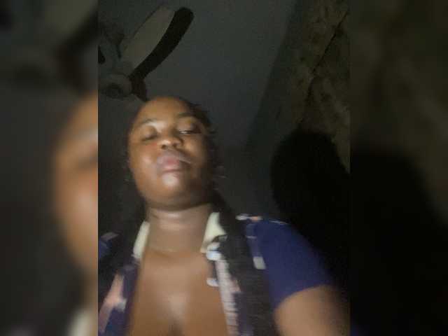 Oddajajo posnetke zaslona PrettyJade