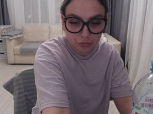 Oddajajo posnetke zaslona PuffyEva