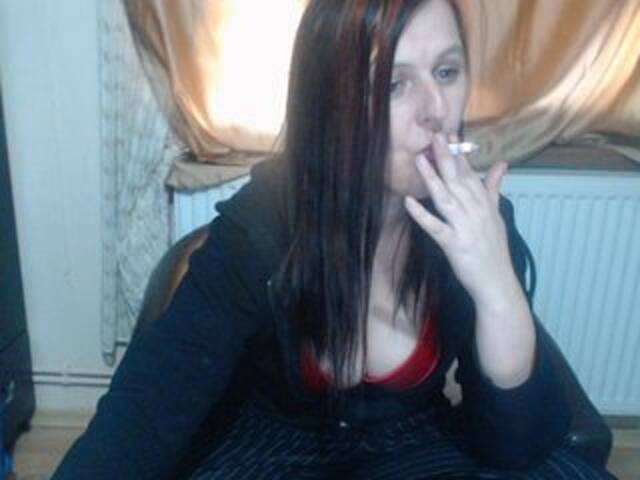 Oddajajo posnetke zaslona PureJulie