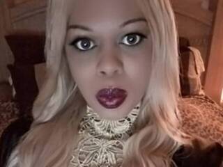 Erotični video klepet QueenMorgan