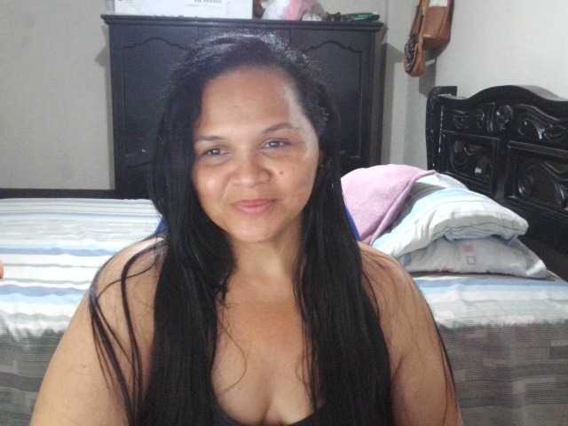 Oddajajo posnetke zaslona QueenNight