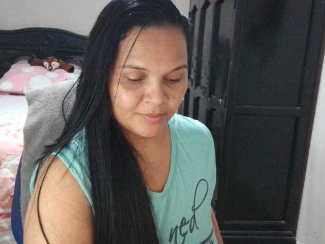 Oddajajo posnetke zaslona QueenNight