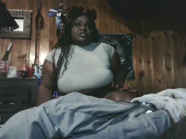 Fotografije QueenRaynexxx Hello Its A Place Fit 4 A Queen! Thick Chocolate GIRL RIGGHT HERE!!!