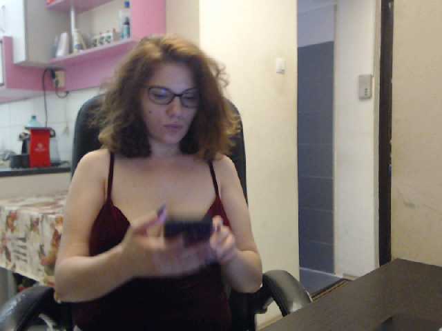 Oddajajo posnetke zaslona Red_rose693
