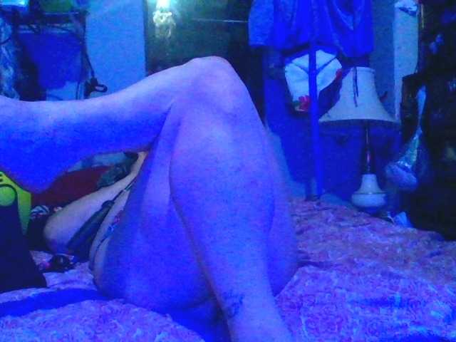 Fotografije KepiCarter Watch me get #hot and #sweaty while I redo my #camroom make me #cum and have #multiple #orgasms #BBW #MILF #voyer