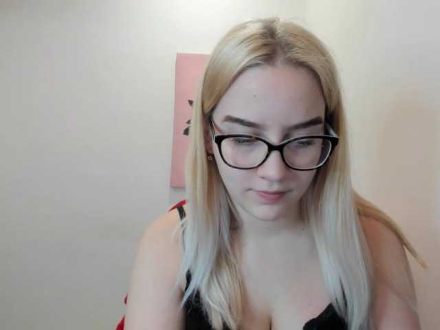 Fotografije rikkisix69 Hi guys :) My name is Rikki, my biggest strengths are my #bigtits, and #ass. Im still #teen, and #new here, and very #shy too. ;)