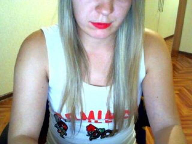 Oddajajo posnetke zaslona Your_Girl23