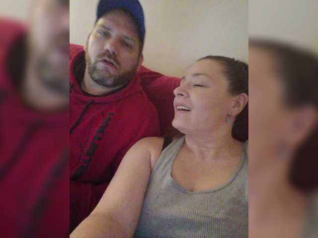 Oddajajo posnetke zaslona Justthe2ofus