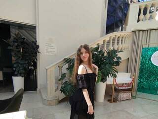 Erotični video klepet -KittyDoll-Meow-