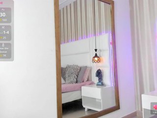 Erotični video klepet RoseMiller