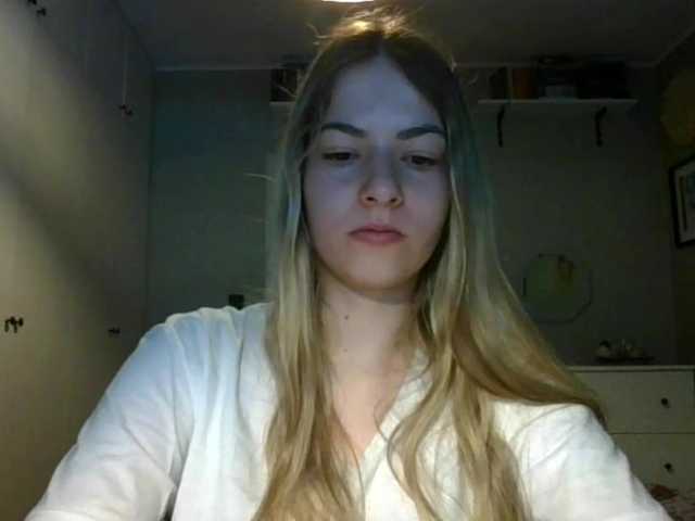 Oddajajo posnetke zaslona RosieJune