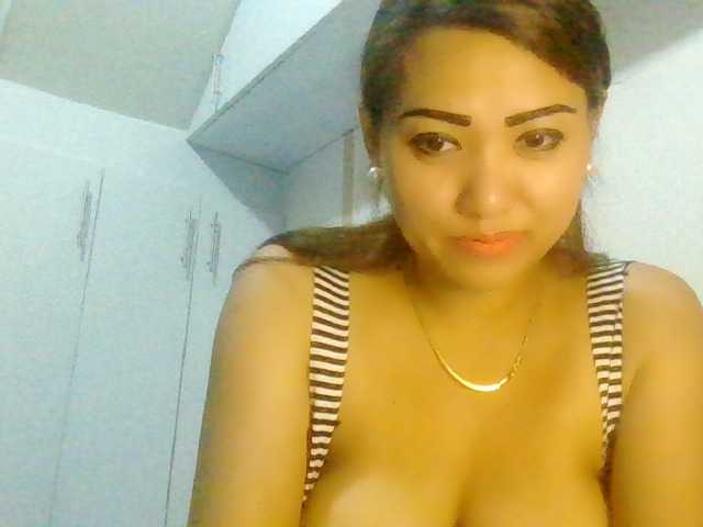 Fotografije Rosselyn tits 20, pussy 100, and full naked #499