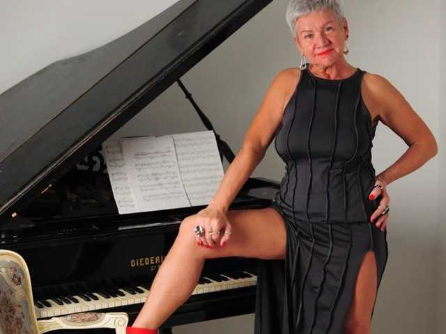 Fotografija profila roxana-brooks