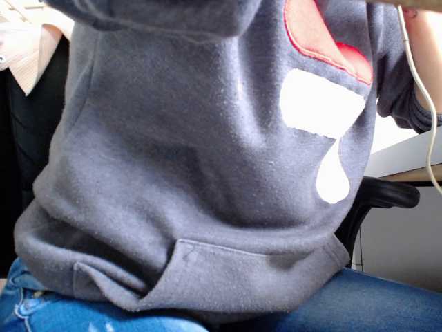 Oddajajo posnetke zaslona RoxaneFox