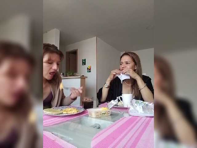 Oddajajo posnetke zaslona roxanefoxx0