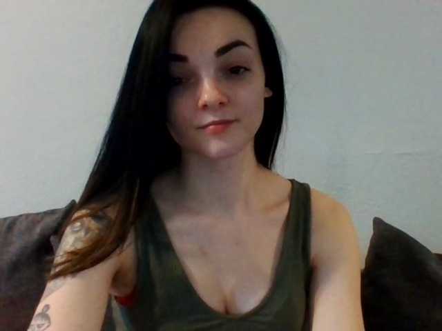 Oddajajo posnetke zaslona RoxiSexy