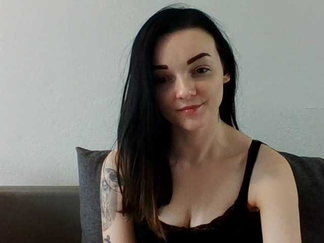 Oddajajo posnetke zaslona RoxiSexy