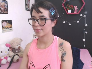 Fotografije roxxanecute LOVENSE/ON #smalltits #smoke #squirt #anal #asian #latina #lovense #daddysgirl #18 #teen #daddy #ohmibod #cute #bigass #young