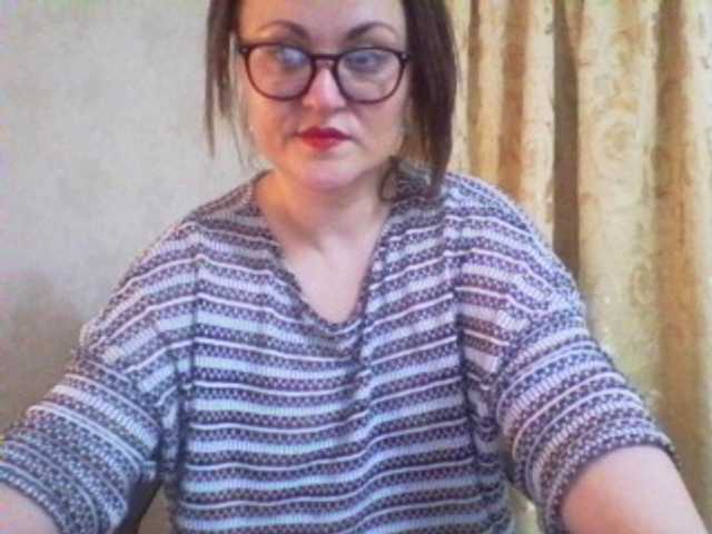 Oddajajo posnetke zaslona RoyalEyes