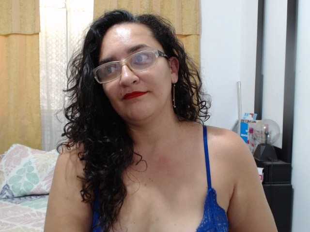 Fotografije SaimaJayeb Sound during the PVT or tkns show here !!!! I love man flirtatious and very affectionate *** Make me vibrate and my Squirt is ready for you ***#lovense #squirt #mature #hairy #anal #pvt