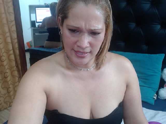 Fotografije SalmaLuna My goal today 1000 tokens will play with you very hot