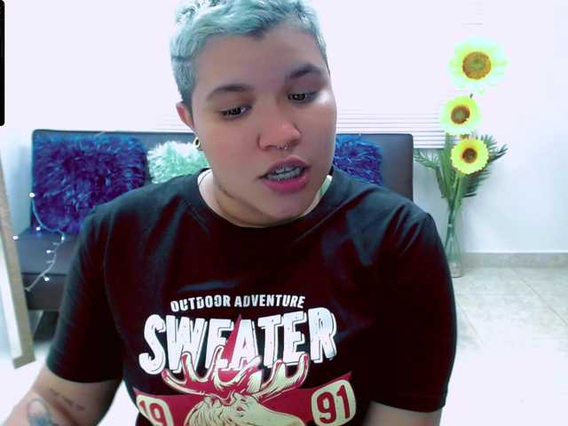 Oddajajo posnetke zaslona LilyJames