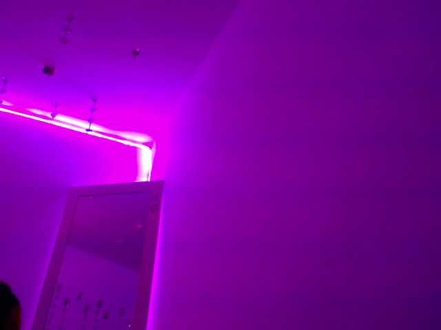 Oddajajo posnetke zaslona Sammyviolet