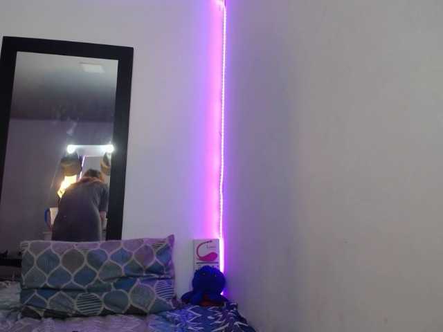 Oddajajo posnetke zaslona Sammyviolet