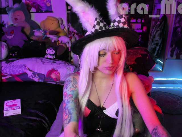 Oddajajo posnetke zaslona Sara-moon