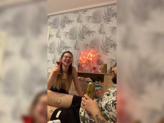 Oddajajo posnetke zaslona Satanskids