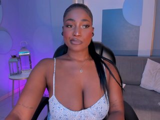 Erotični video klepet SavannahStorm