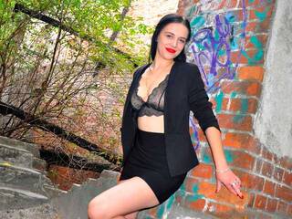 Erotični video klepet SayaDevii