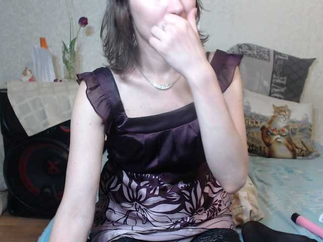 Oddajajo posnetke zaslona SensualVicci