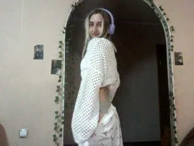 Oddajajo posnetke zaslona SeptemberRoutzen