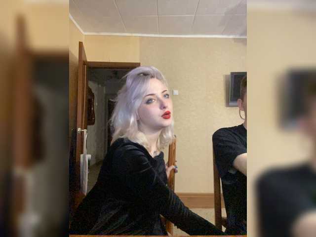 Oddajajo posnetke zaslona SEXBDSM_