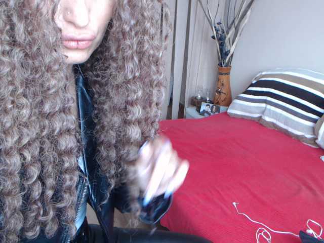 Oddajajo posnetke zaslona SexiBelle