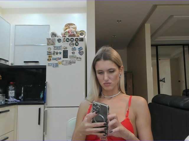 Oddajajo posnetke zaslona NESSA_DEVIL