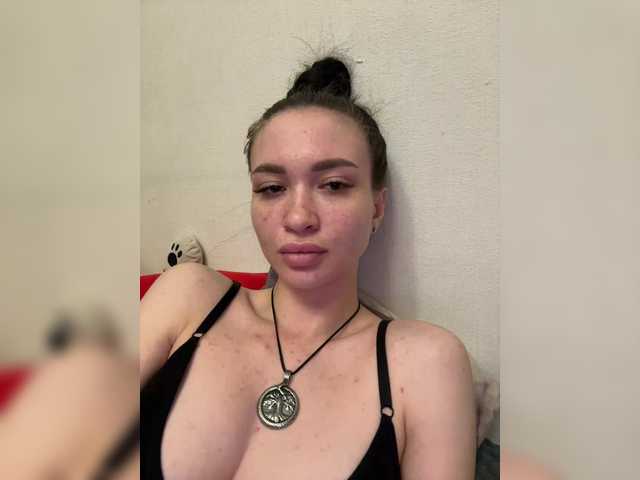 Oddajajo posnetke zaslona SexsiHanni