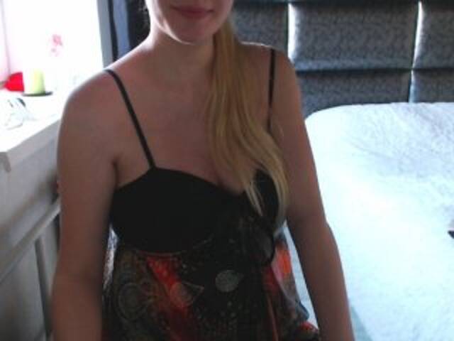 Oddajajo posnetke zaslona Sexy1lady