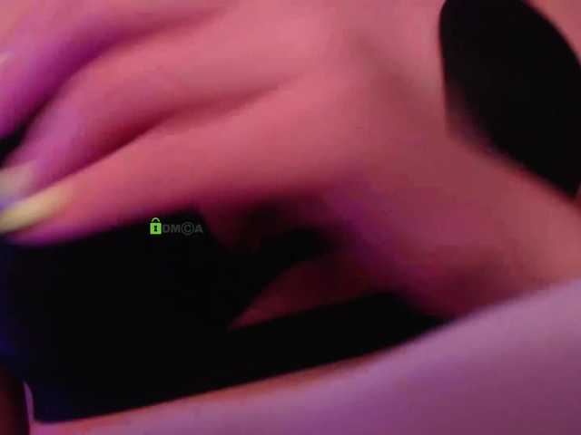 Oddajajo posnetke zaslona SEXYBOSS96
